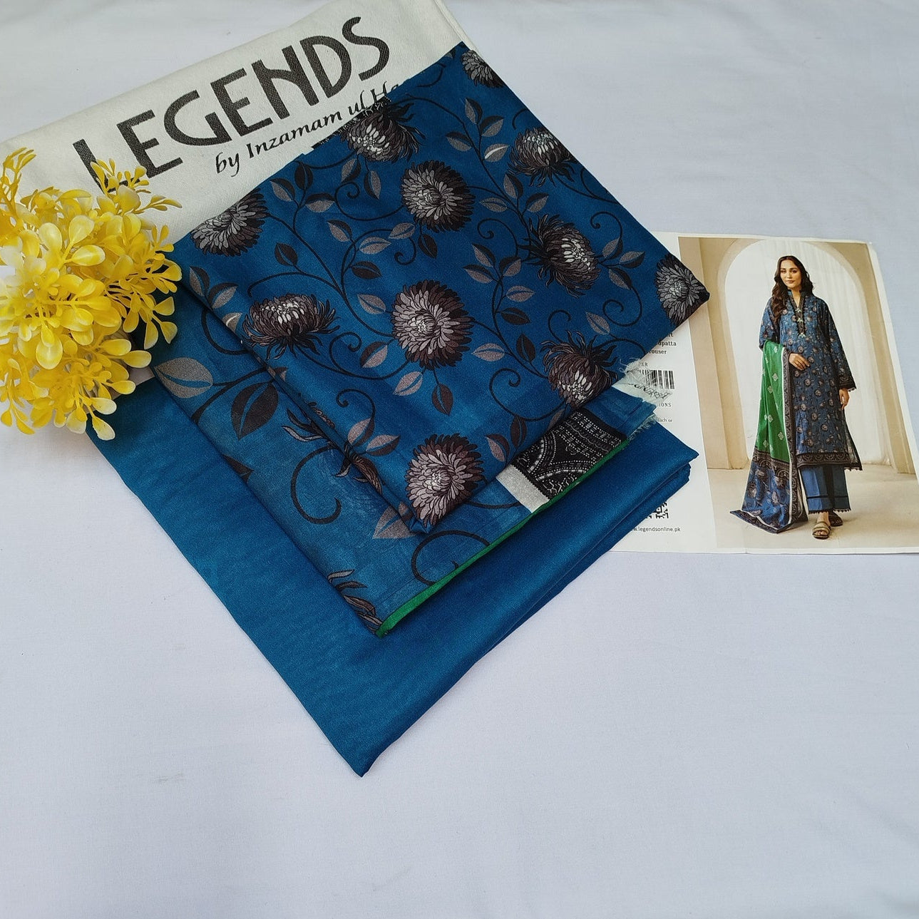 "Legends" Women Un-Stitched Printed Lawn 3PC - LG02