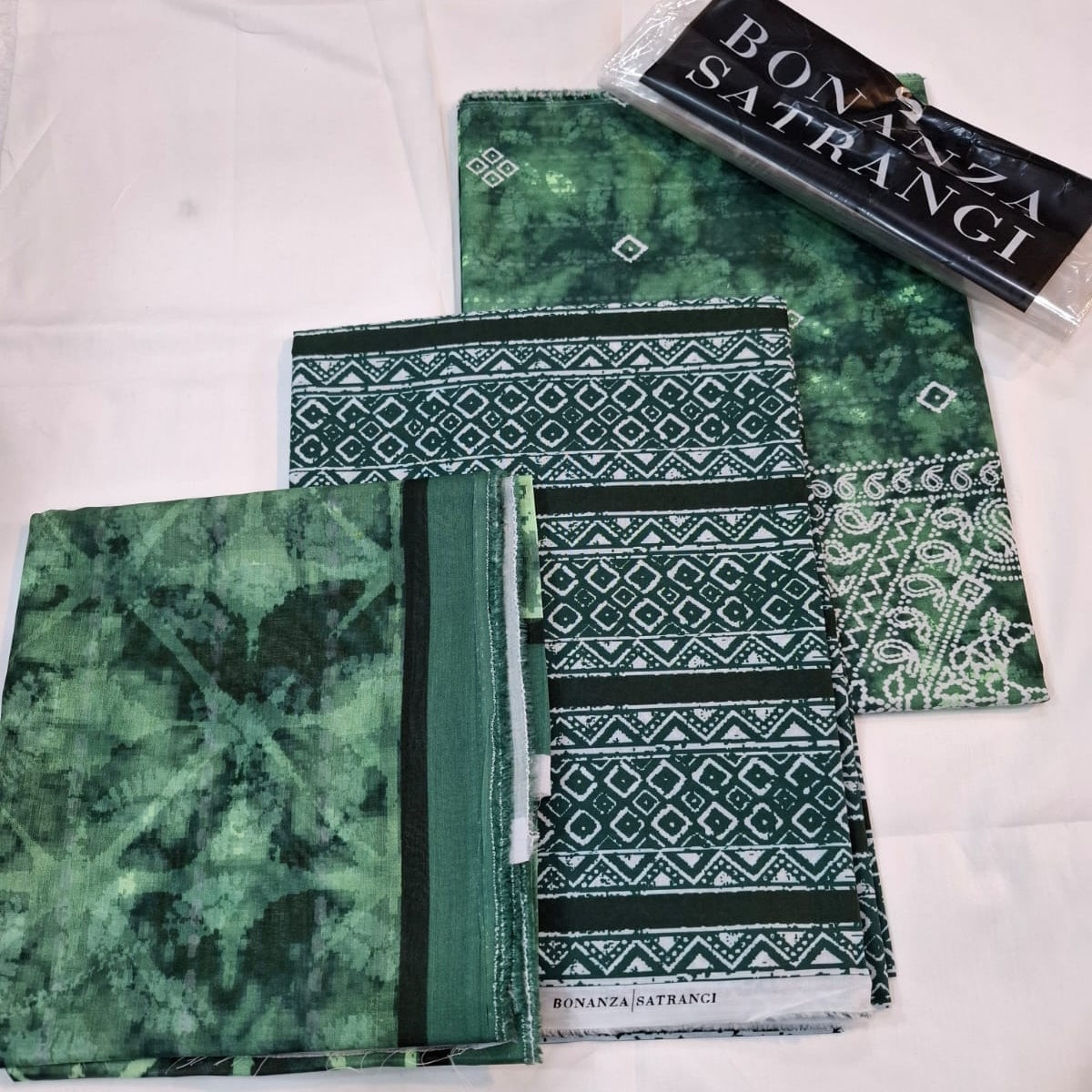 "Bonanza Satrangi" Women Un-Stitched Printed Lawn 3PC - BZW 01