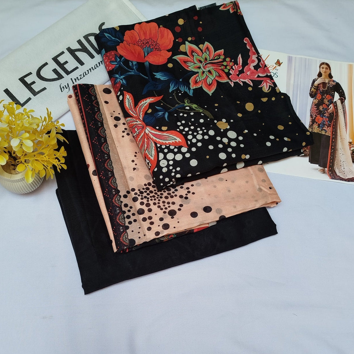 "Legends" Women Un-Stitched Printed Lawn 3PC - LG03